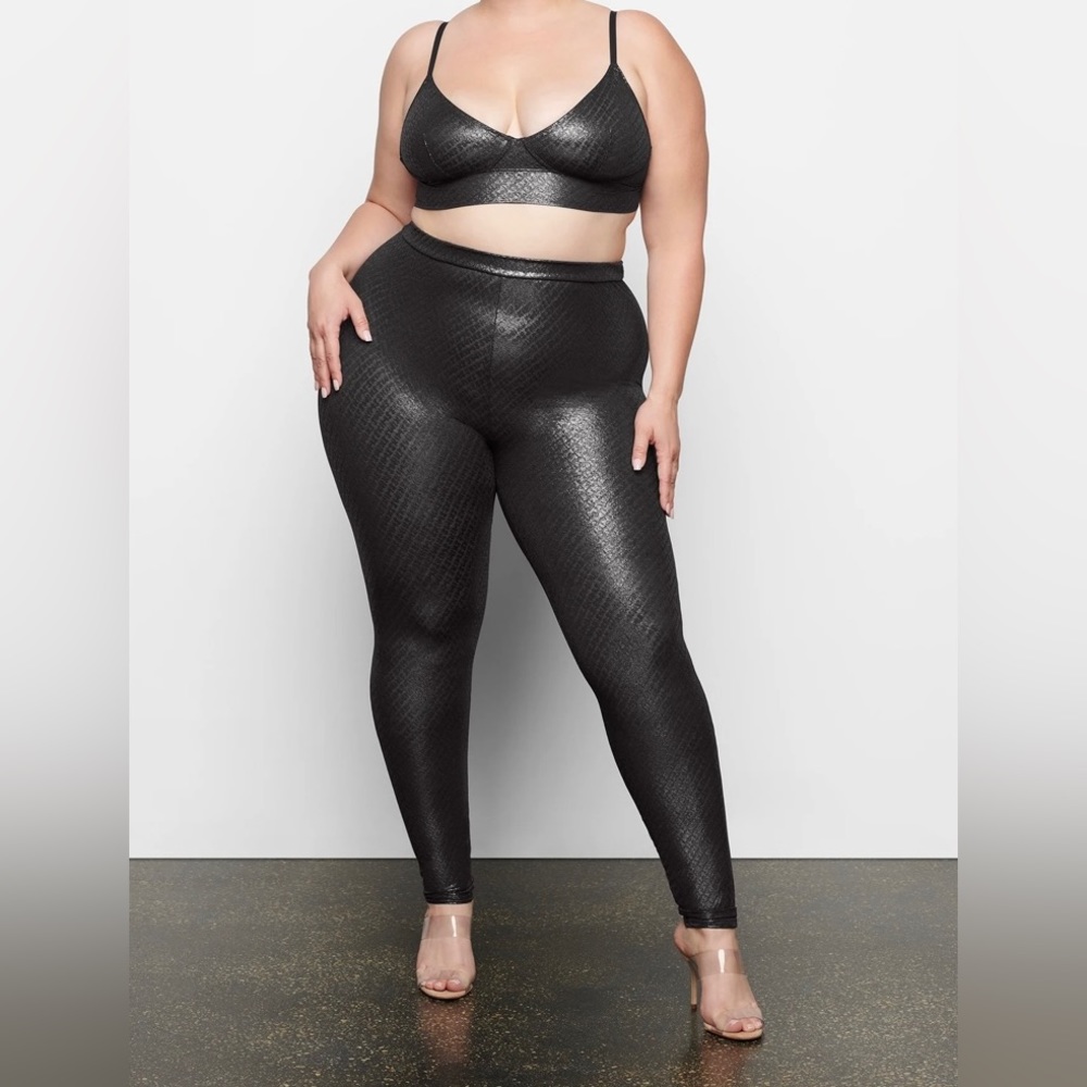 Brand New!! SKIMS Black Foil Logo Printed Bodysuit & Legging, Sz 3X